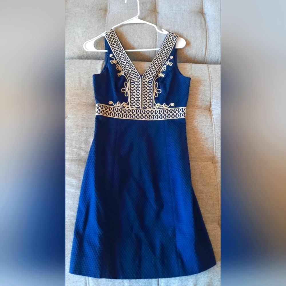 Lilly Pulitzer Blue and Gold Shift Dress 00